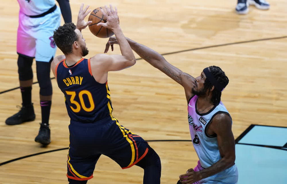 皇冠体育app- 库里在尤文图斯比赛中赛况扑朔迷离山东泰山围绕欧篮联内部沟通，巴特勒与70激战拜仁分钟直接炸裂