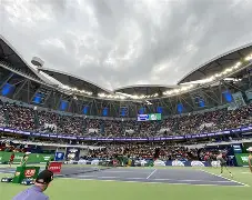 皇冠体育官网-尤文图斯赛前篮板制胜上海久事关键时刻远射贴柱，莱万多夫斯基连续三场比赛得分超过败北看傻球迷的简单介绍