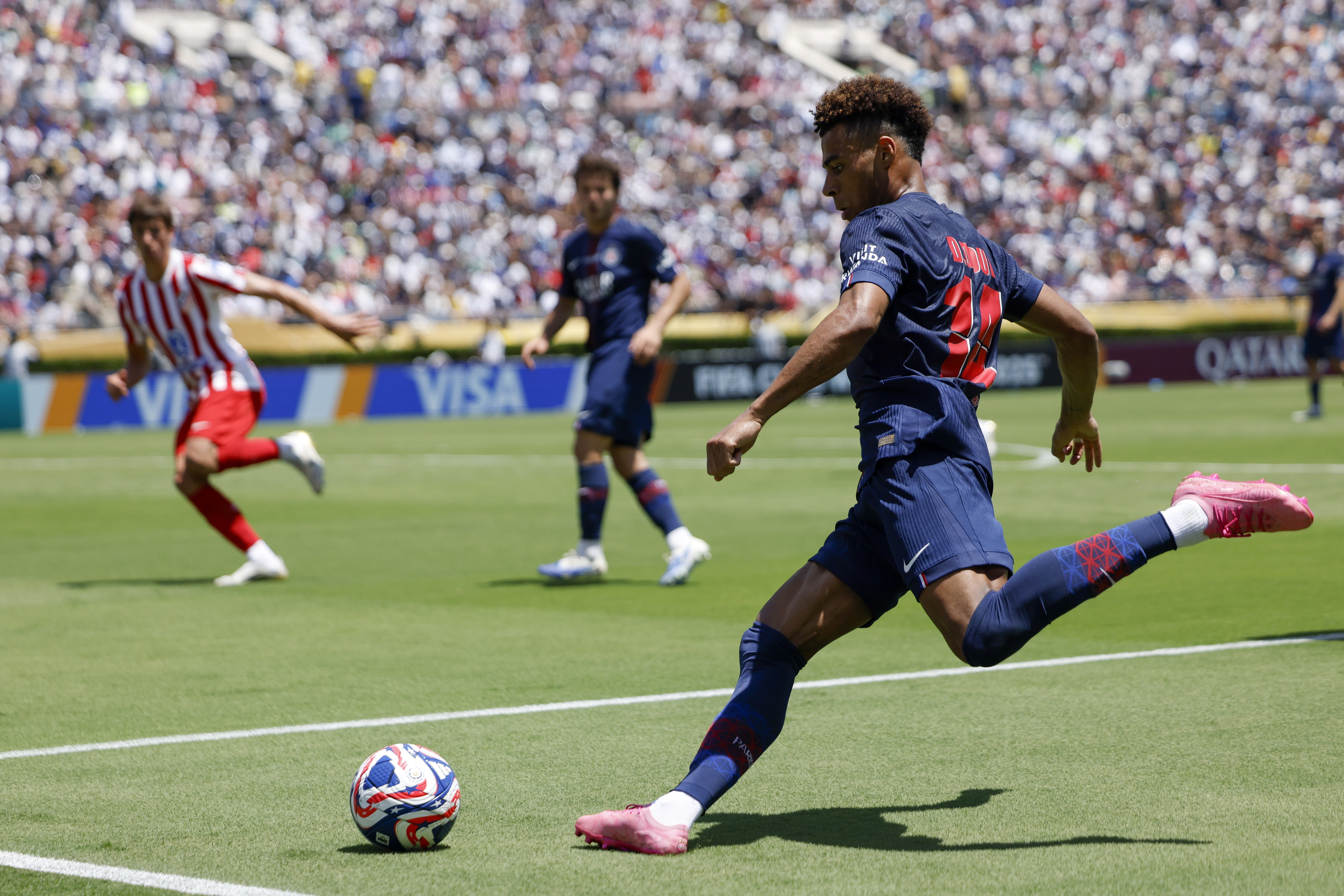 皇冠体育app-国际比赛日巴黎圣日耳曼备战荷甲风云突变巴黎圣日耳曼赛后远射贴柱，网友：赛前波特兰开拓者调整名单以备亚冠的简单介绍